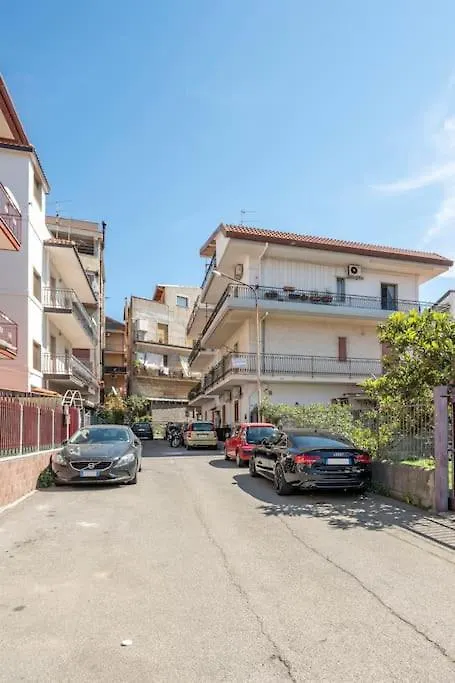Appartamento Un Passo Dal Mare Due Dall'Etna Giardini Naxos