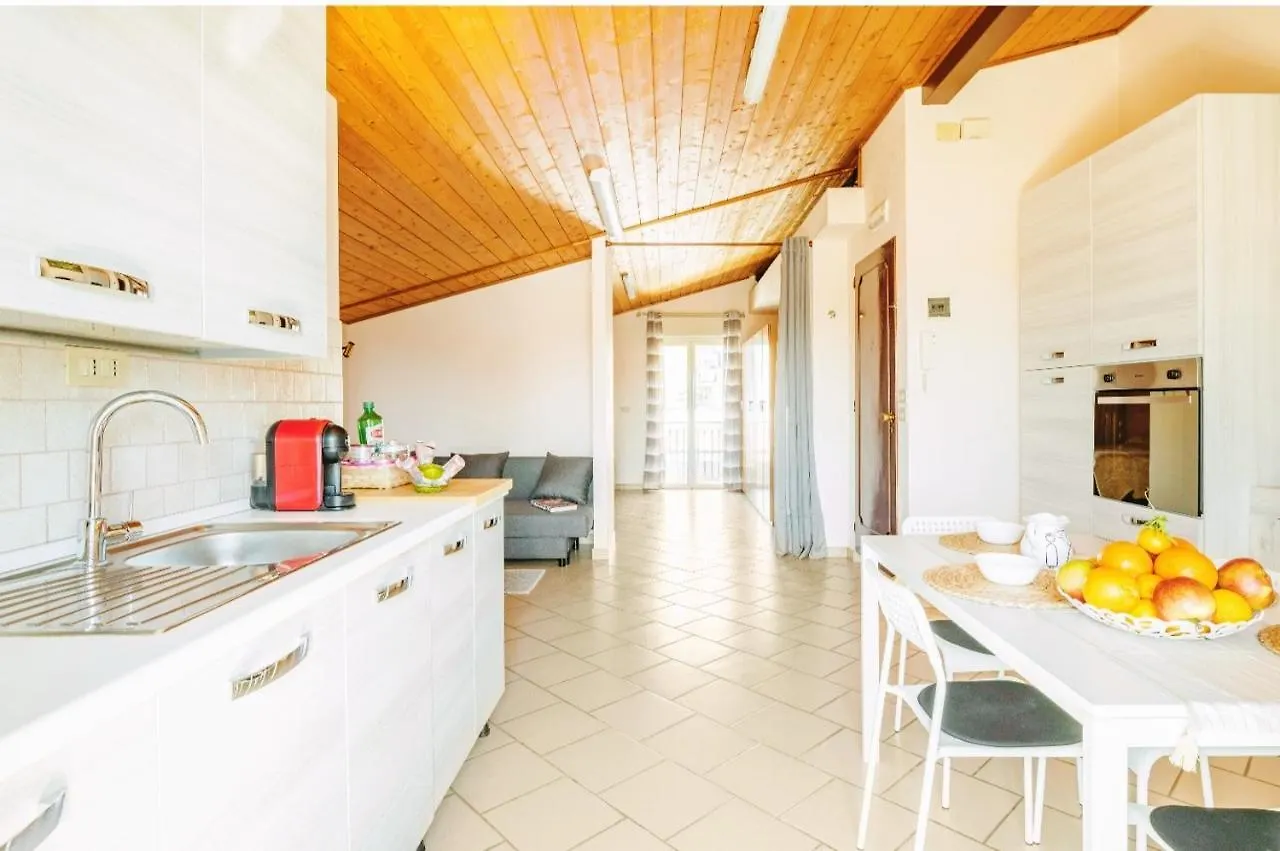 Apartment Un Passo Dal Mare Due Dall'Etna Giardini Naxos Italy